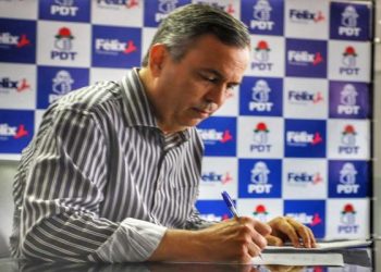 “Está na hora de arejar o governo da Bahia”, diz Félix Mendonça Júnior