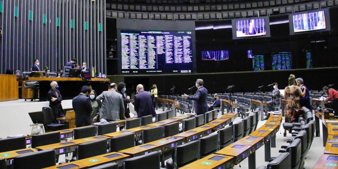 Congresso derruba veto à renegociação de dívidas do Simples Nacional