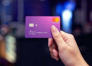 Nubank vai pagar R$ 450 a quem responder pesquisa do imposto de renda