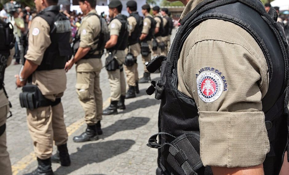 Rui anuncia que PMs baianos vão andar com câmeras de monitoramento