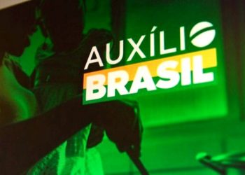 Bahia tem mais beneficiários do Auxílio Brasil do que empregados com carteira assinada
