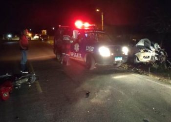 Colisão frontal envolvendo carro e moto deixa um morto e dois feridos na BA 409