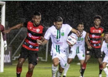 Série C – Com um jogador a mais, Vitória perde para o Floresta em pleno Barradão