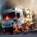 Caminhão-cegonha com 11 carros novos pega fogo na BR-116/Norte