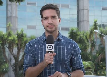 Jornalista da TV Globo que foi esfaqueado é extubado e está conversando
