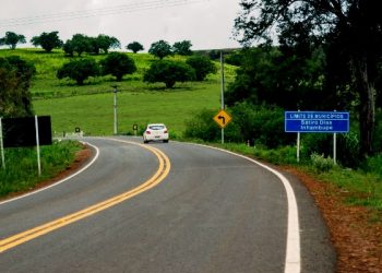 Governador entrega restauração do trecho Sátiro Dias/BR 110 e autoriza licitar Sátiro Dias/Biritinga. Obras intermediadas pelo deputado Alex da Piatã