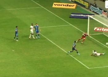 Série B – Com dois gols de Jacaré, Bahia vence o Cruzeiro na estreia (veja os gols)