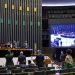 Câmara aprova MP com piso permanente de R$ 400 para Auxílio Brasil