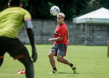 Maior contratação da temporada, Jadson rescinde com o Vitória