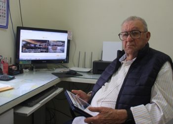 “Depois do sinal da cruz, meu primeiro compromisso é ler o Calila Notícias;” diz senhor Arnor de 88 anos