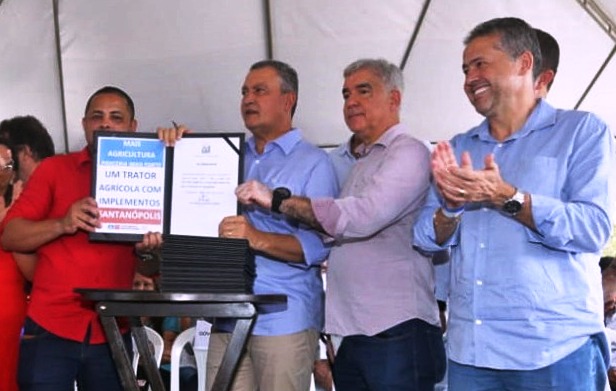 Prefeito de Santanópolis agradece a Alex da Piatã a indicação da obra de asfaltamento de ruas da cidade
