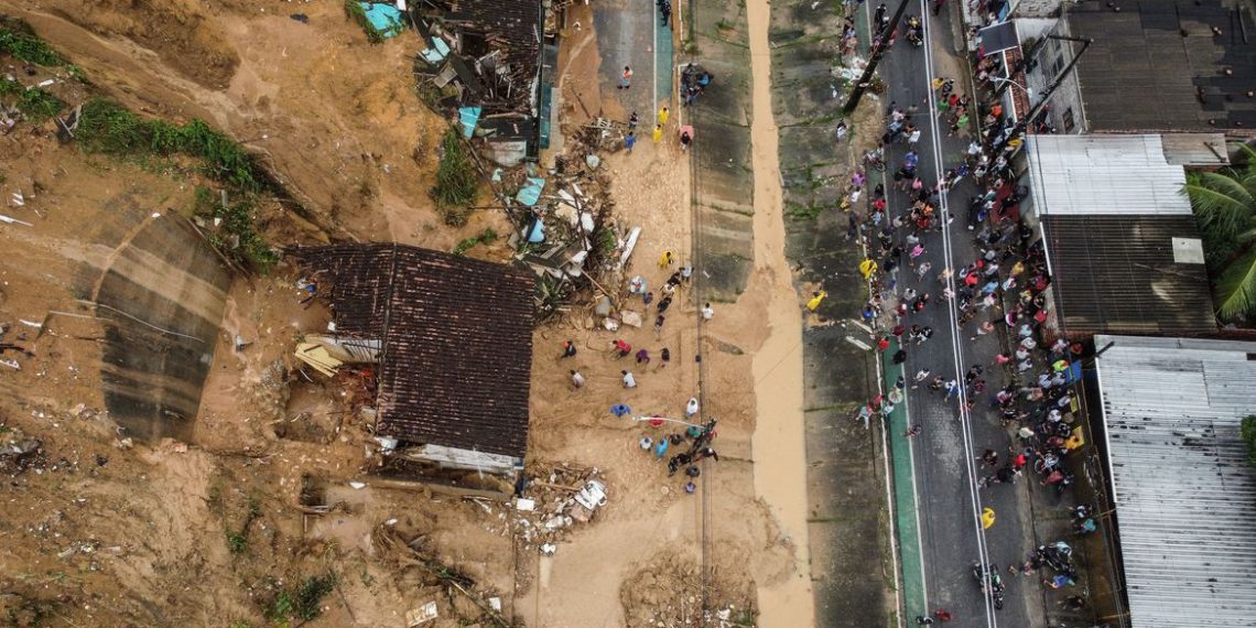 Número de mortes confirmadas devido à chuva no Grande Recife é de 44