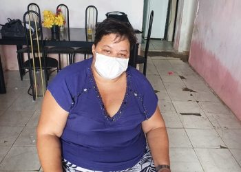 Feira: mãe é presa por matar filha afogada no quintal de casa