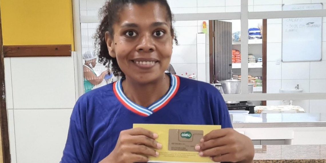 Estado disponibiliza novo crédito do Bolsa Presença para famílias dos estudantes, nesta terça-feira (10)