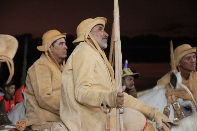 São Domingos II – Desfile de vaqueiros superou as expectativas em organização e número de participantes; diz comissão