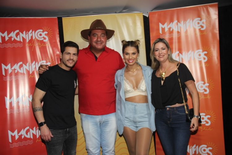 São Domingos I – Banda Magníficos atrai grande multidão no encerramento da Festa dos Vaqueiros e Fazendeiros