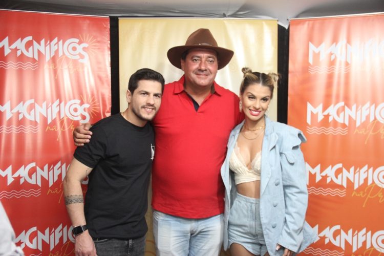São Domingos I – Banda Magníficos atrai grande multidão no encerramento da Festa dos Vaqueiros e Fazendeiros
