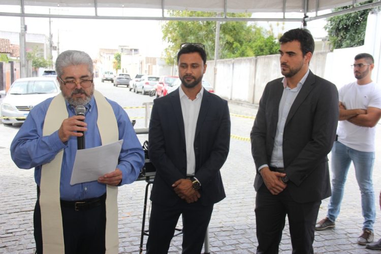 Inaugurado em Coité mais um moderno Centro Médico com objetivo de atender toda região
