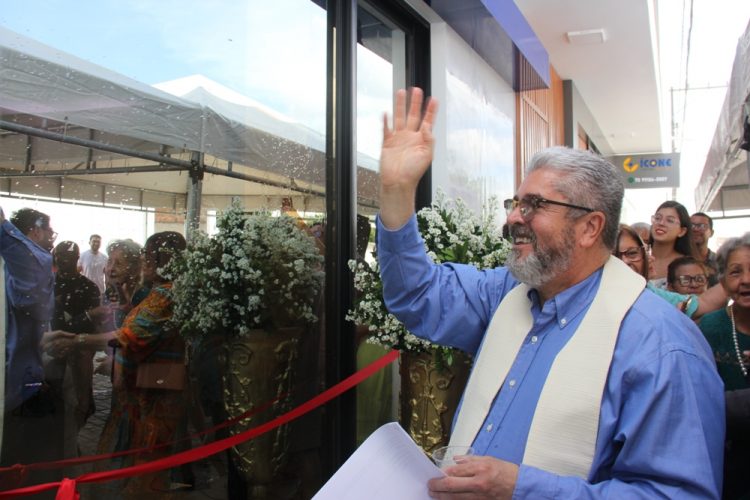 Inaugurado em Coité mais um moderno Centro Médico com objetivo de atender toda região
