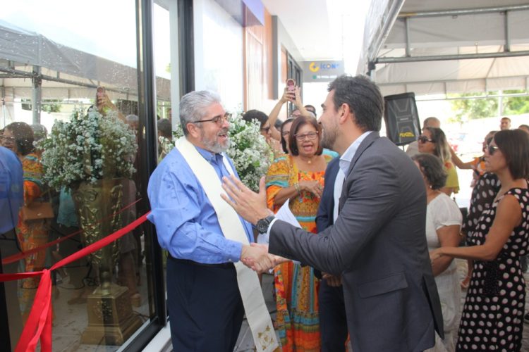 Inaugurado em Coité mais um moderno Centro Médico com objetivo de atender toda região