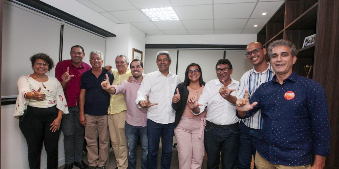 Lideranças políticas de Santaluz planejam ações e reafirmam apoio a Jerônimo Rodrigues