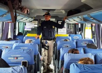 PRF intensifica fiscalização para o uso do cinto de segurança em ônibus