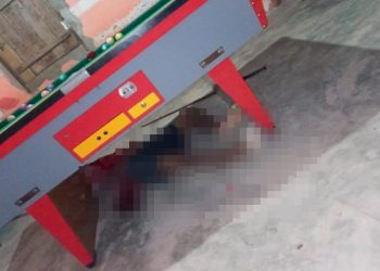 Jovem de 20 anos é morto a tiros por encapuzados dentro de bar