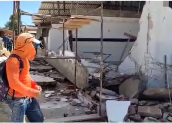 Colégio em obras de ampliação desaba na cidade de Queimadas