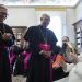 Bispo de Feira de Santana entrega ao Papa Francisco pandeiro confeccionado por comunidade Quilombola