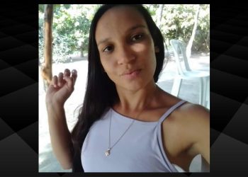 Mulher é morta pelo companheiro a golpes de facão