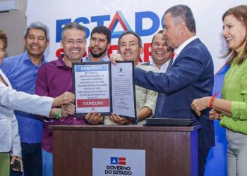 Deputado Alex da Piatã participa de ato de assinatura de convênios para beneficiar vários municípios que representa (atualizada)