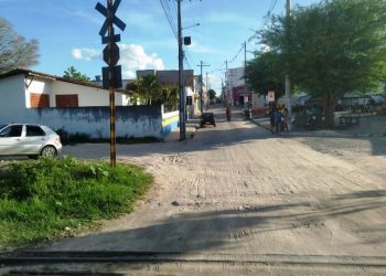 Adolescente morre ao colidir moto em parede de biblioteca pública em Salgadália