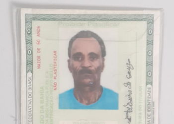 Homem surta e mata funcionário público a pauladas e facadas