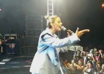 São Domingos I – Banda Magníficos atrai grande multidão no encerramento da Festa dos Vaqueiros e Fazendeiros