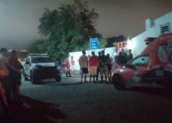 Durante festa, homem fere duas pessoas a golpes de faca. Ex-namorada entre as vitimas