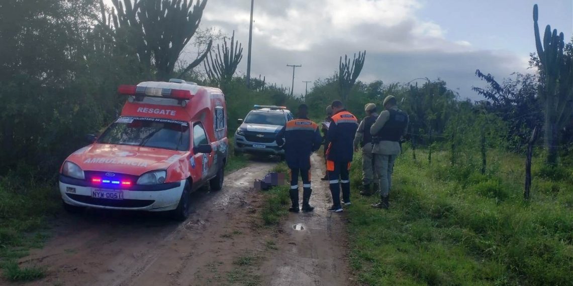 Corpo de homem é encontrado com marcas de tiros em estrada vicinal de Riachão do Jacuípe