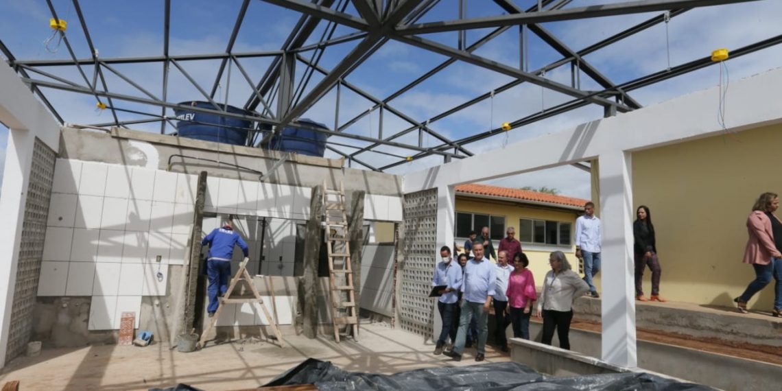 Em Capela do Alto Alegre, Governo do Estado dá início a obras de pavimentação de ruas, abastecimento de água e outras ações