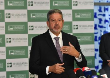 Câmara deve votar PECs para redução do preço de combustíveis até julho