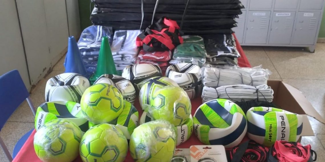 Prefeitura de Coité licita mais de R$ 600 mil para aquisição de material esportivo; a maior quantidade é de medalhas com 11.190 unidades