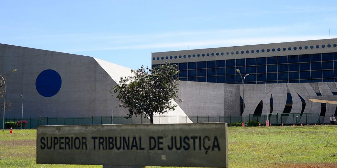 STJ: planos não são obrigados a cobrir condutas fora da lista da ANS