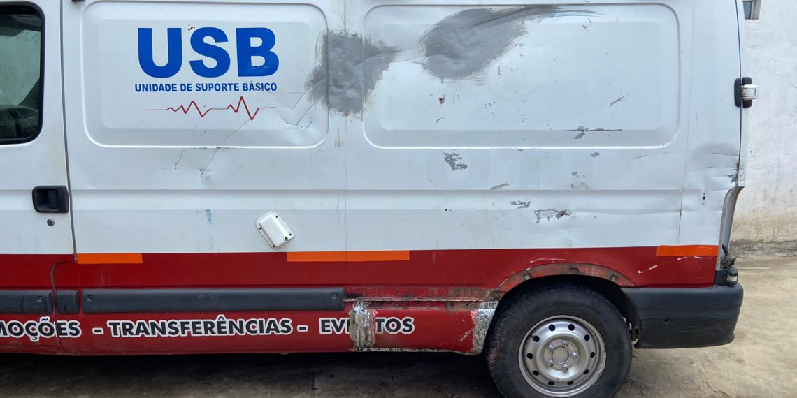 Ambulância do Águia Resgate está sendo recuperada após dano causado por reboque