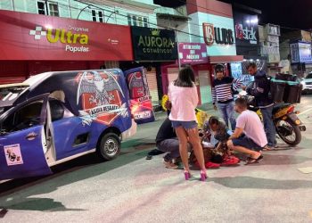 Mototaxista fica ferido após colidir moto com barraca de feirante no centro de Coité