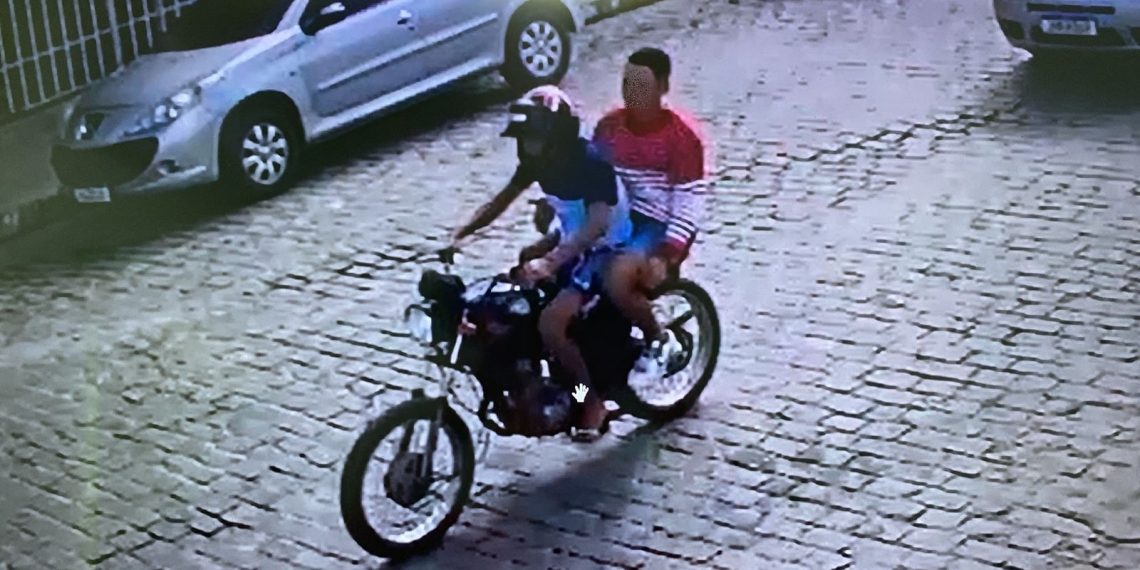 Imagens de câmeras de segurança ajudam PM prender e apreender indivíduos suspeitos de roubo a celulares
