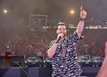 Música eletrônica de Alok fez multidão esquecer por algumas horas o São João de Serrinha