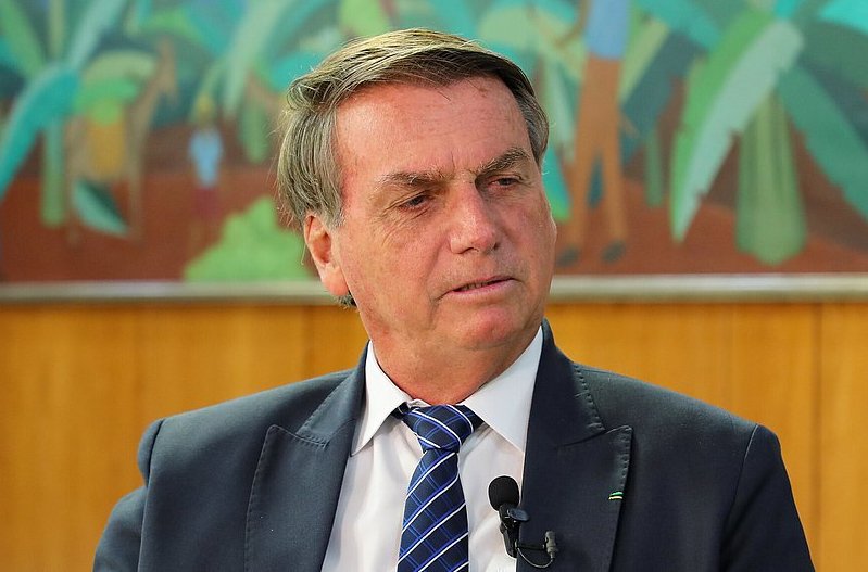 Bolsonaro volta a atacar sistema eleitoral e diz ser ‘impossível’ não ser reeleito