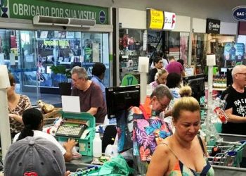 Empresas reduzem embalagens e qualidade para repassar custos