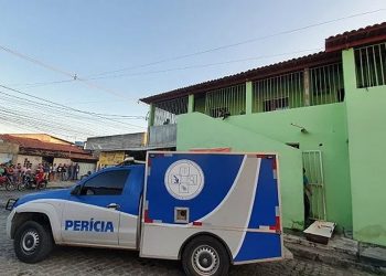 Criança de 3 anos morre e irmão fica em estado grave após incêndio