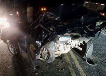 Colisão envolvendo Uno e Saveiro deixa um morto e dois feridos na BA 120