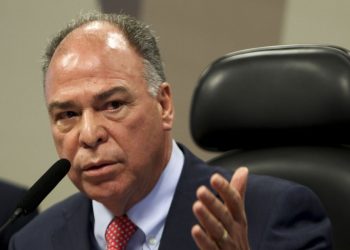 Relator diz que preço da gasolina pode cair até R$ 1,65 por litro