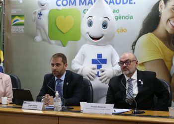 Governo libera quarta dose para maiores de 40 anos